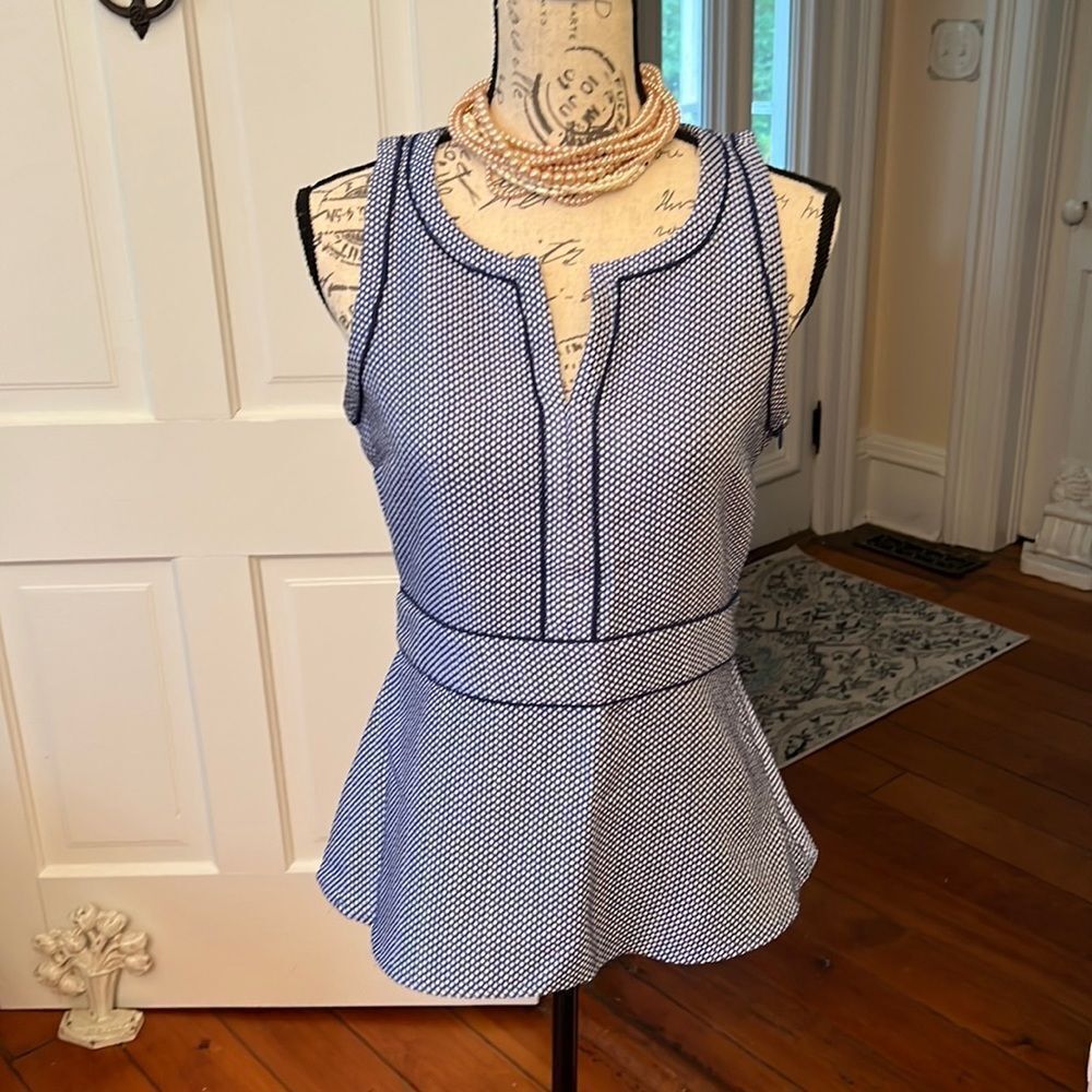Banana Republic Sz 4 Textured Peplum Top EUC